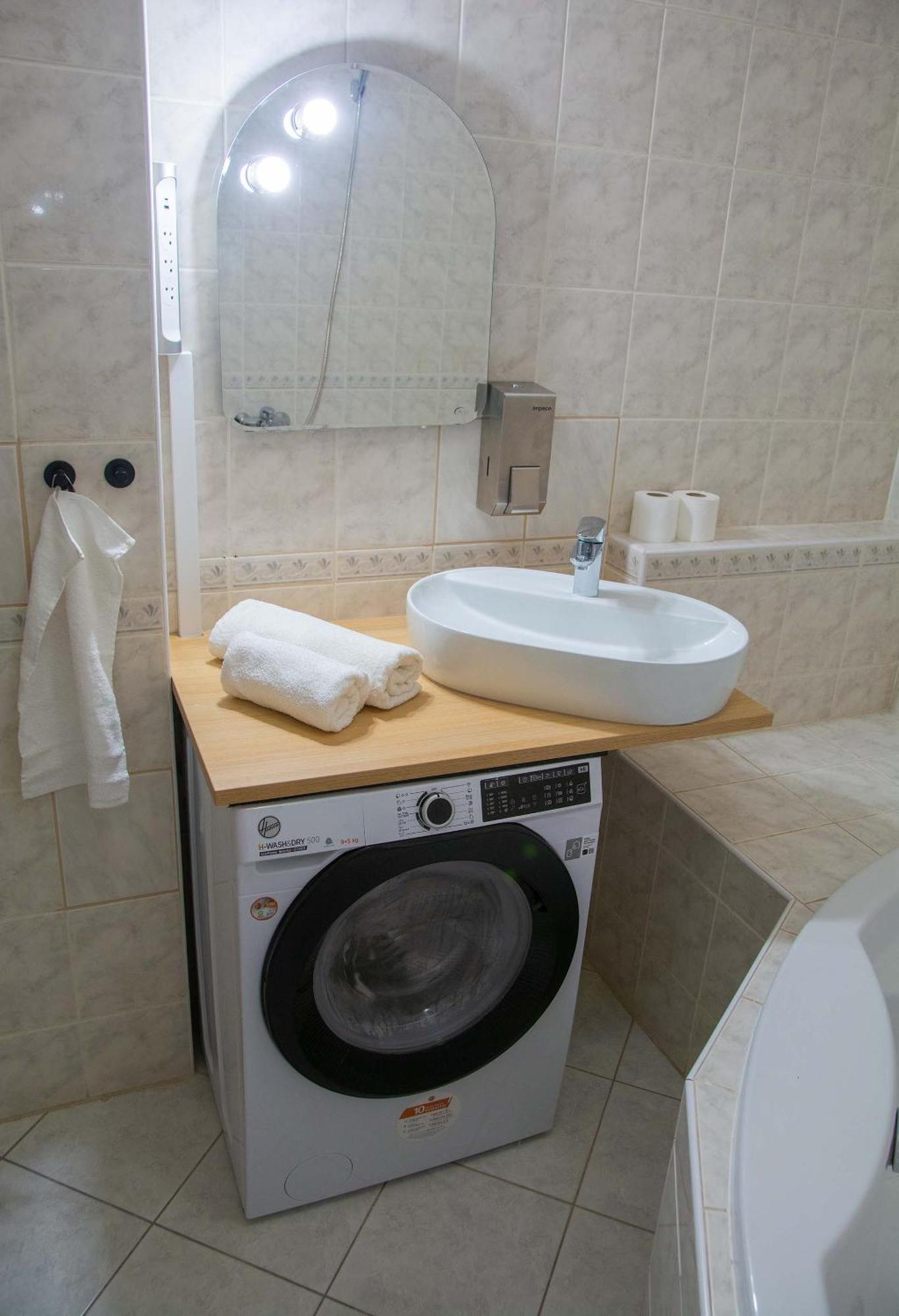 City Centre Apartment With Parking Prag Exterior foto